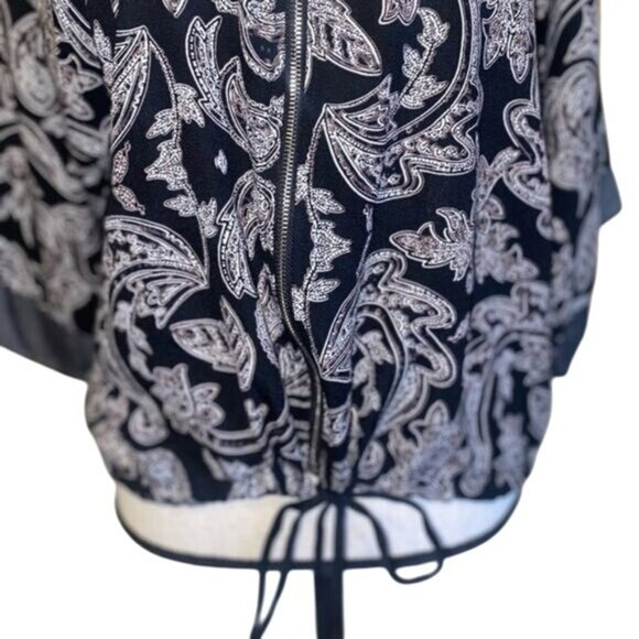 Daytrip Womens Paisley Black Zip Front Drawstring Blouse Size S Relaxed Fit - Picture 4 of 7